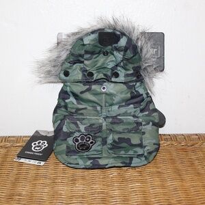 Canada Pooch Camo Jacket. Sz. 8" - Lbs. 0 - 5